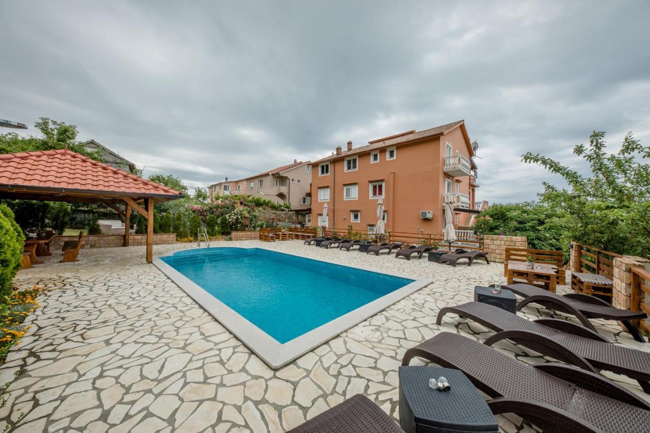Apartments Scerbe 3103 Mundanije Kültér fotó