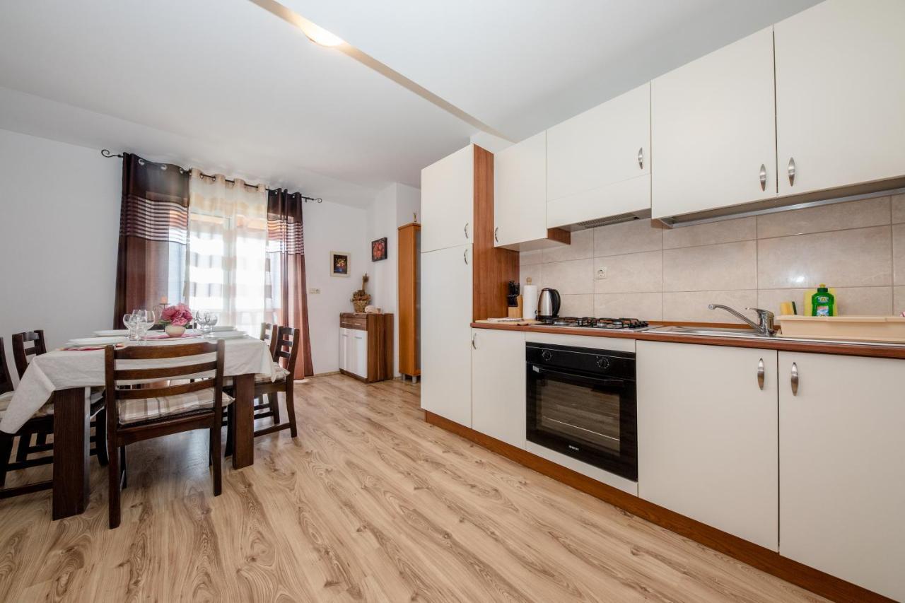 Apartments Scerbe 3103 Mundanije Kültér fotó